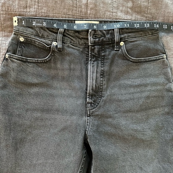 Everlane | The Curvy Way-High Jean in Washed Black - Picture 5 of 9